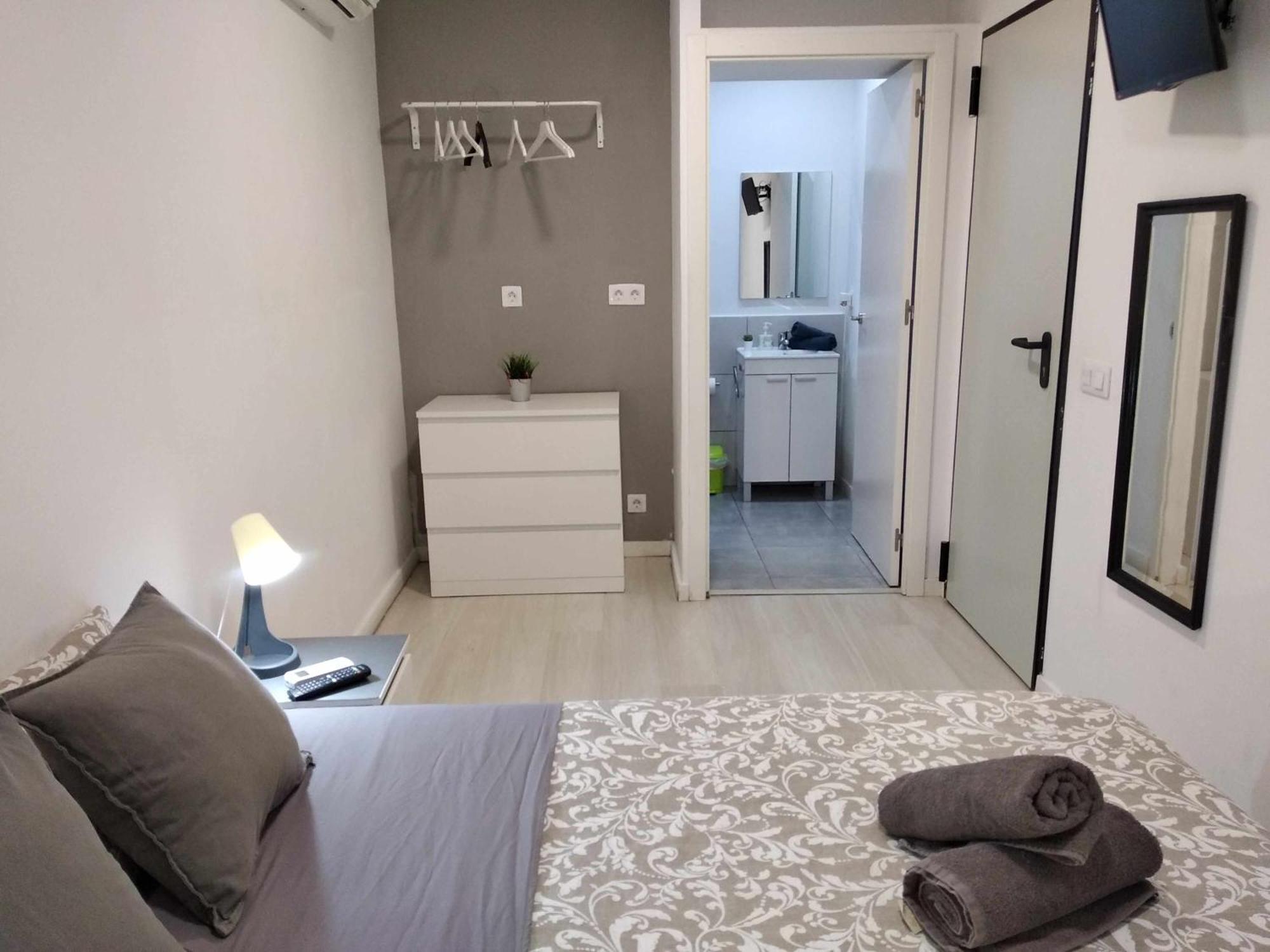 Hostal Urban Basic L'Hospitalet de Llobregat Chambre photo